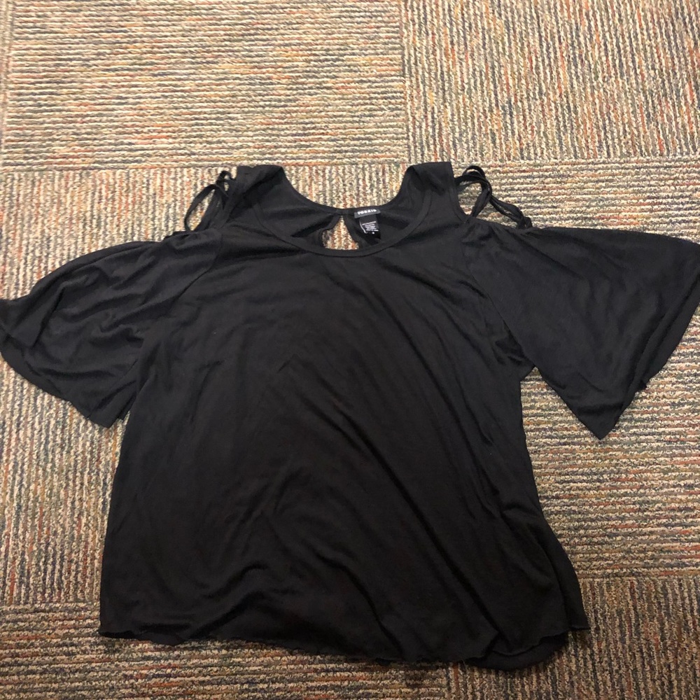 Torrid cold shoulder flutter sleeve shirt